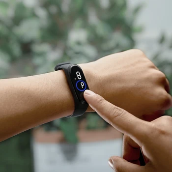 2020. aastaks Meeste ja Naiste Mood Vabaaja LED Digitaalne näidik Vaata Sport Watch Silikoon Elektroonilise Paar Kellad Kell relogio M4 Kingitus