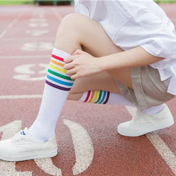 2021 Puuvillased Sokid, Naiste Reie Kõrge Sokid Üle Põlve Must Valge Vikerkaar Triip Tüdrukute Jalgpalli Sport Kaua Lahe Sokid sokken