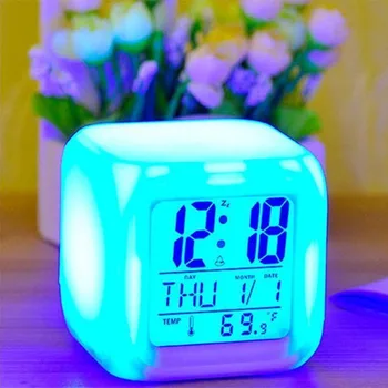 Multifunktsionaalne äratuskellad 7 Värvi LED Muuta Digitaalne Hõõguv Kodu Kaunistamiseks Kodu Magamistuba Kaasaskantav Alarm Termomeeter Kell