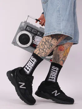 Naljakas mees sokke INS Skateboard street Meeste Sokid Harajuku puuvill hiphop Sokid koos printida Moe korvpalli pikad sokid Naistele